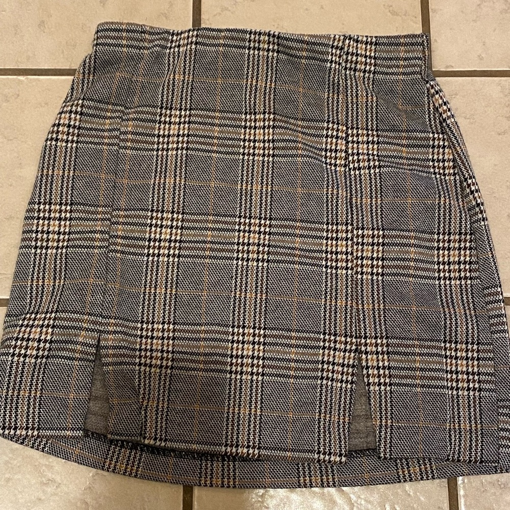 H&M Black and Tan Plaid Mini Skirt